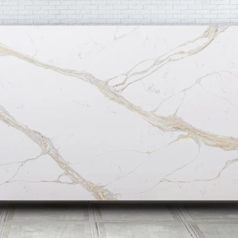 Blat bucătărie quartz Calacatta Chenonceau Quartz Avant alb cu vene fluide rezistent la pete și zgârieturi.