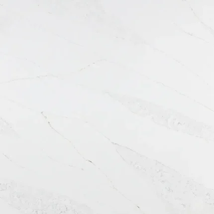 Blat bucătărie quartz Calacatta Monaco Quartz Avant alb cu vene gri rezistent la pete și zgârieturi.