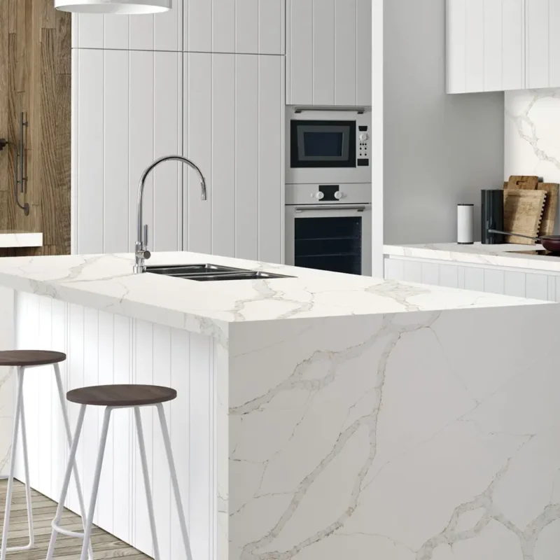 blat-bucatarie-quartz-calacatta-versailles-insula