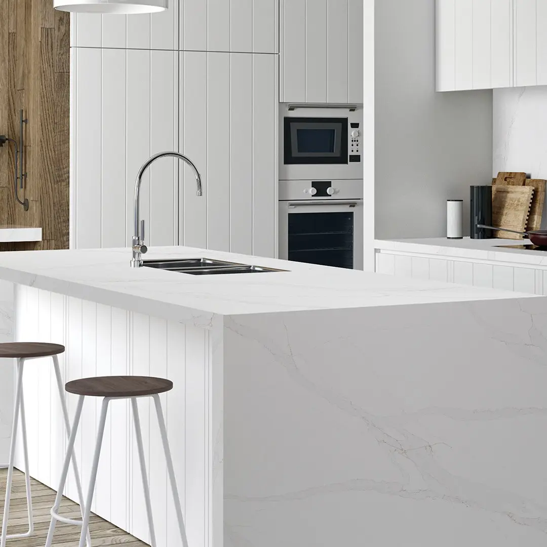 Calacatta Cannes Gold blat bucătărie alb vene fine aurii